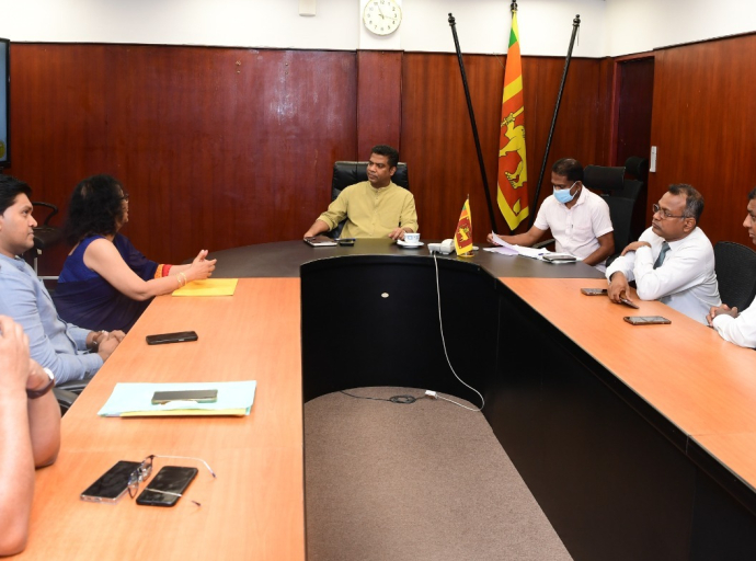 ප්‍රාථමික සෞඛ්‍ය සේවා නව්‍යකරණයට සෞඛ්‍ය හා ජනමාධ්‍ය අමාත්‍යවරයාගේ අවධානය